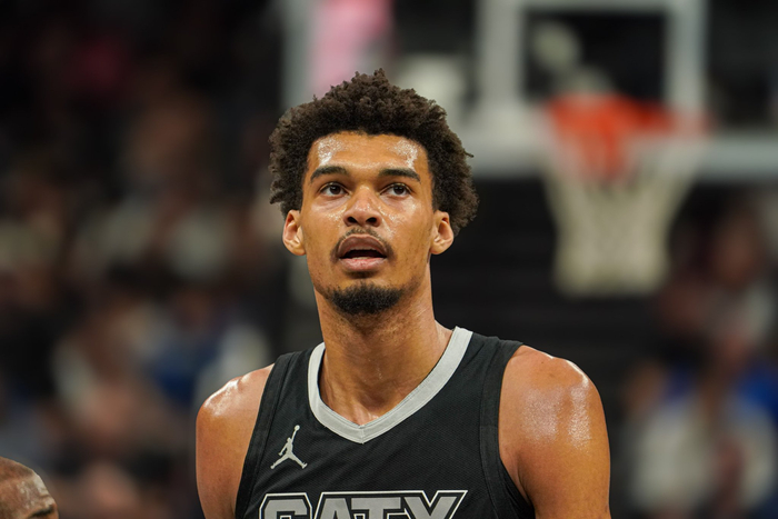 文班亚马成为NBA最佳防守球员首选，戈贝尔与莫布里票数大幅落后