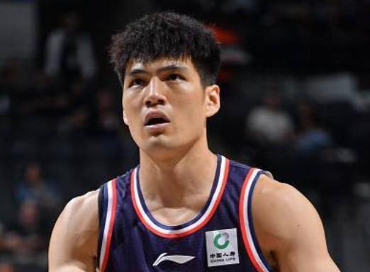 广州男篮季前赛遭遇连败 陈国豪独挑大梁难救主