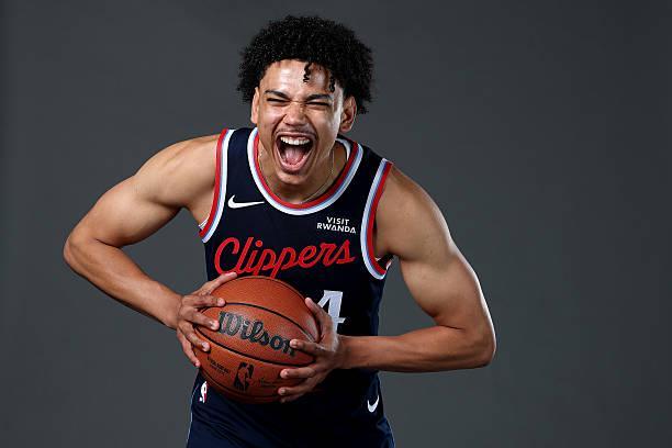 快船大胜广州队，年轻锋线桑德斯战力初显