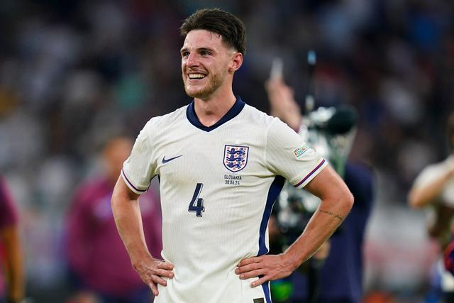 赖斯释放全能8号位潜力，阿森纳与英格兰双线燃爆中场