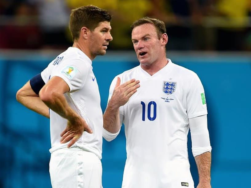 鲁尼刚回击杰拉德，英格兰黄金一代昔日恩怨再起