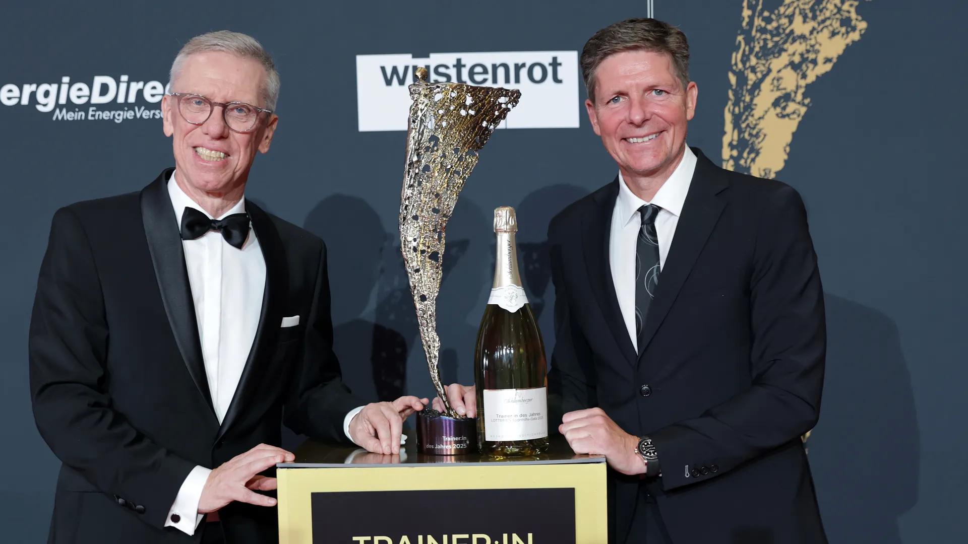 格拉斯纳荣膺奥地利年度最佳教练,水晶宫写历史!