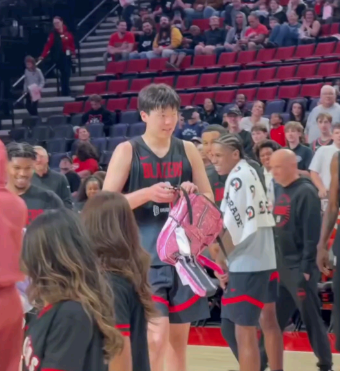 杨瀚森与NBA老将整蛊新秀的那些事儿