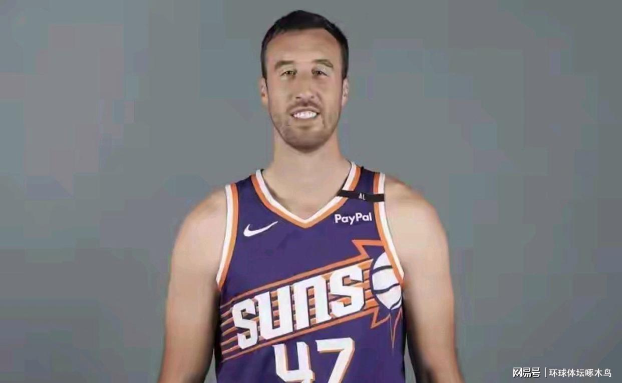 快船狂虐广州朗肽海本，第三节攻势掀翻对手！