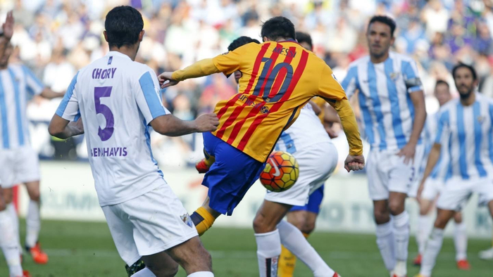 梅西再次震撼赛场，展现无敌王者风范