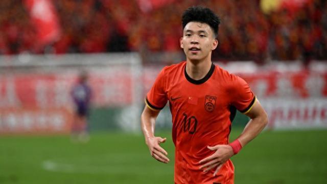 王钰栋:18岁新星不能被过度榨取