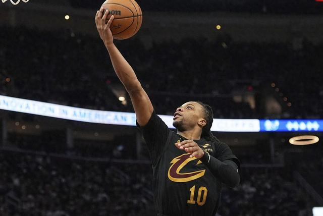 骑士加兰夏天疯狂刷库里录像，联手成长有望