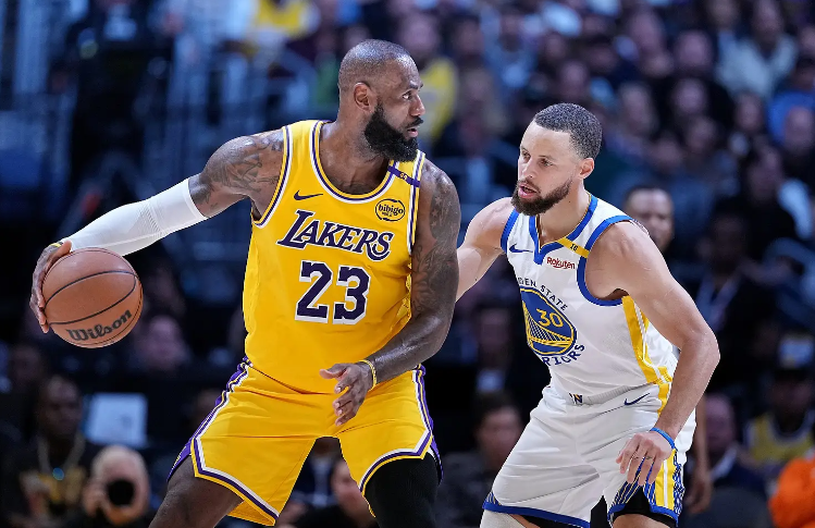 NBA揭幕战五大难破纪录引发关注，新赛季开局战悬念满满