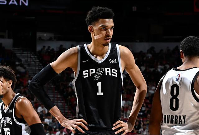 文班亚马半场爆发引爆马刺绝杀爵士 保持季前赛全胜