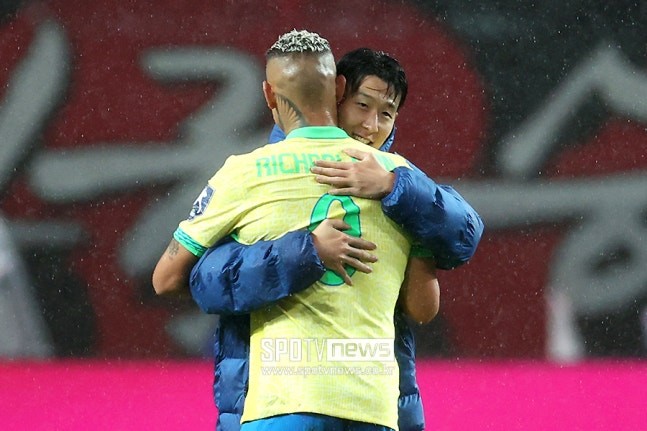 孙兴慜与里沙利松球场再聚，韩国惨败巴西成背景