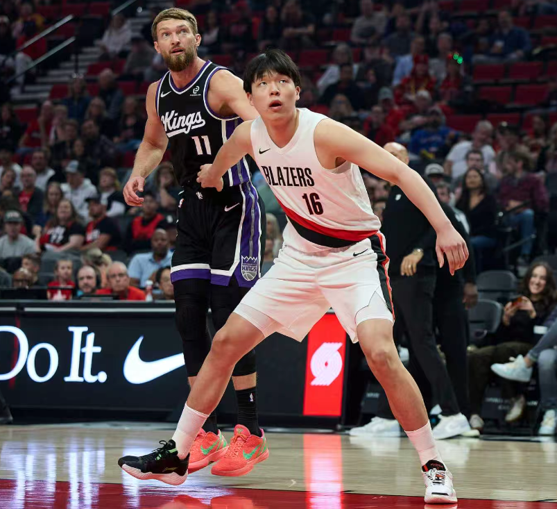 杨瀚森季前赛爆发，开拓者主场掀起狂潮