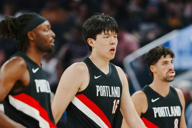 杨瀚森季前赛爆发，开拓者看见未来之星