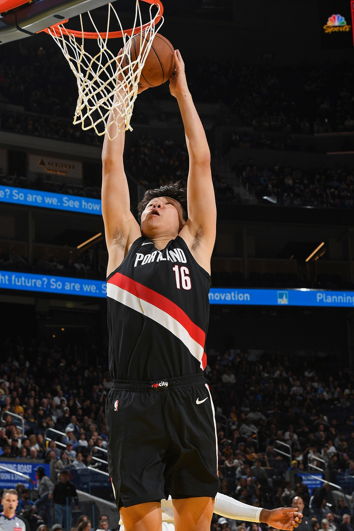 杨瀚森季前赛爆发，开拓者险胜国王