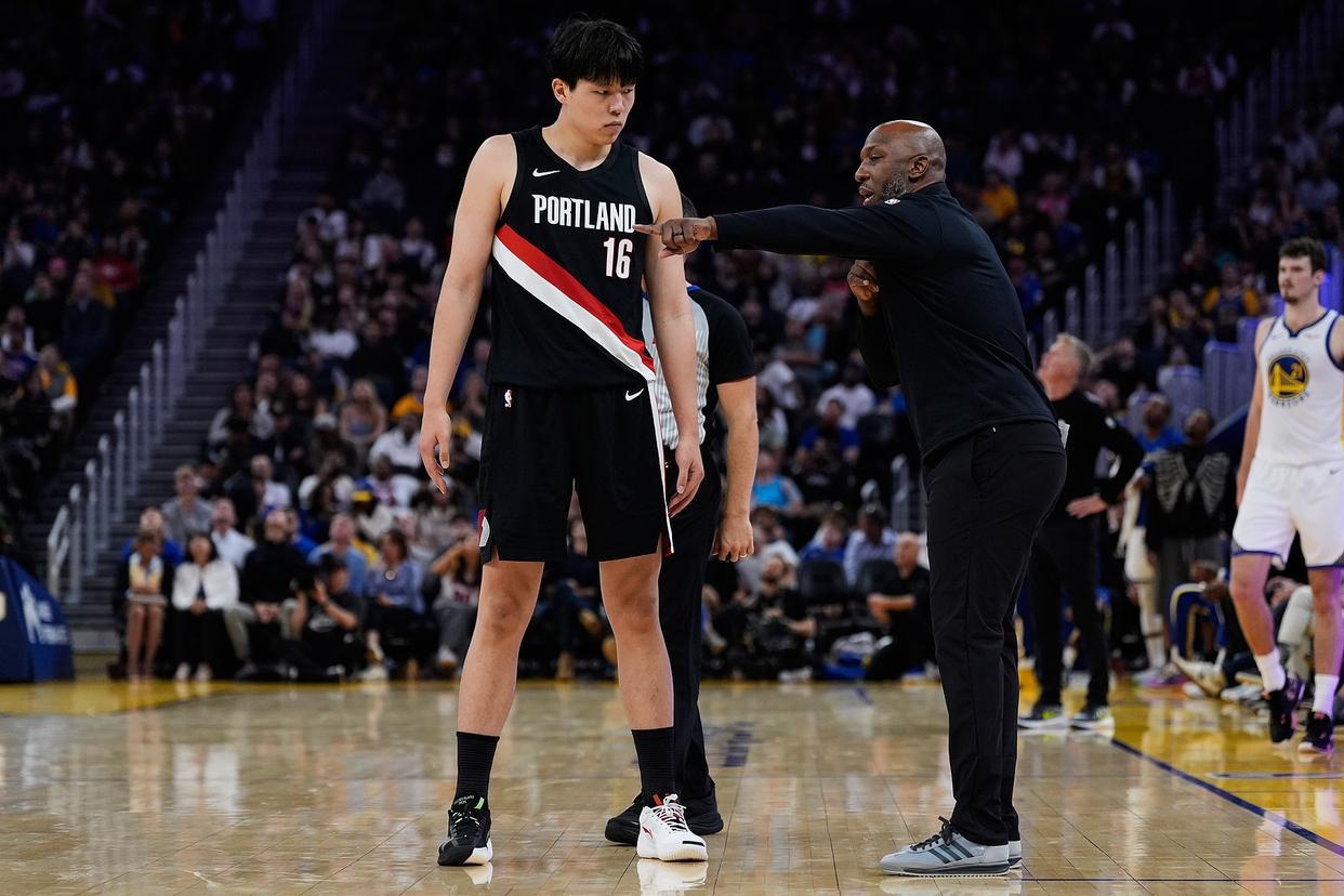 杨瀚森季前赛大爆发 打脸所有质疑声