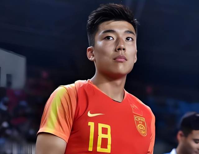 何朕宇：曾经英超天才，如今蒙超的落寞影子