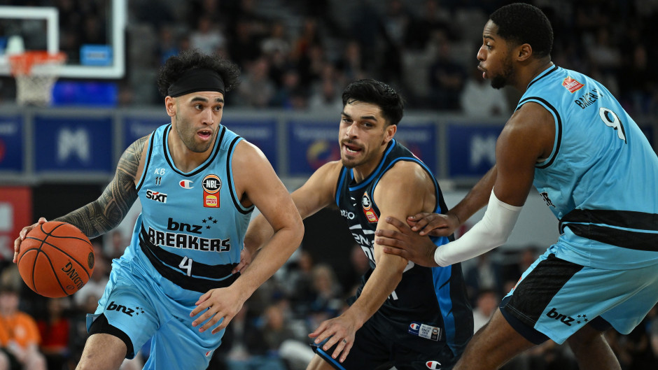 新西兰破坏者迎战东南墨尔本凤凰，主场能否拿下？