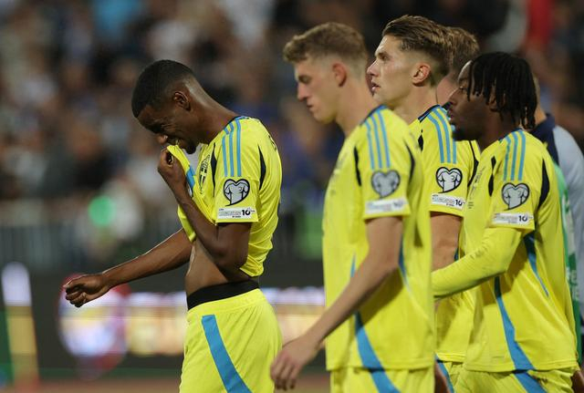 瑞典0-2不敌瑞士后，伊萨克呼吁球队团结全力出击科索沃