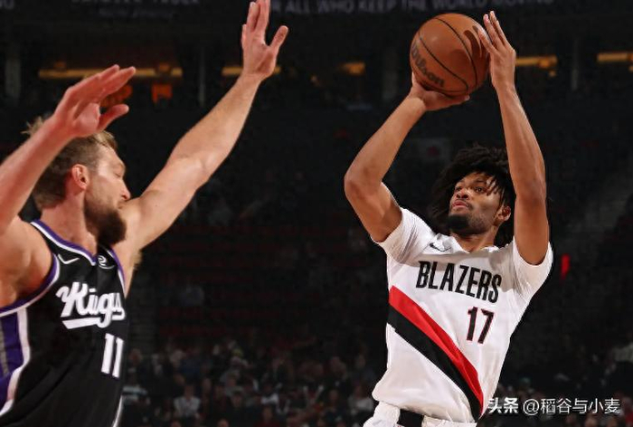 夏普季前赛表现抢眼但自私打法引热议