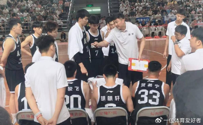 广东全运男篮热身赛大胜肯尼哈奇 豪华阵容显实力