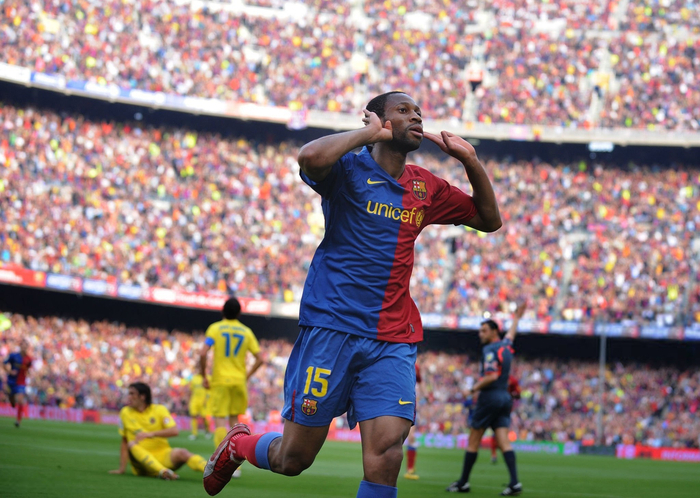 巴萨加冕梦碎诺坎普，比利亚雷亚尔硬刚逼平