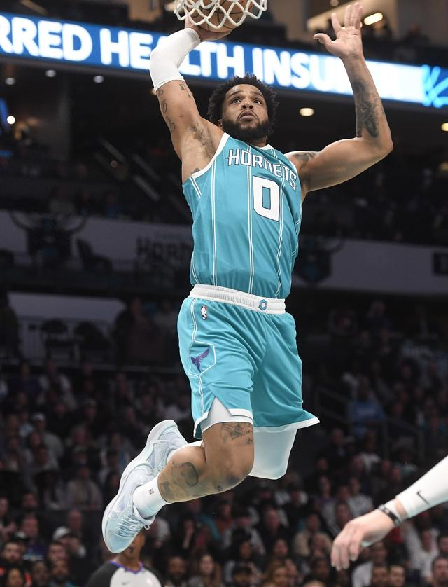 黄蜂季前赛首节领先独行侠 布里奇斯火力全开