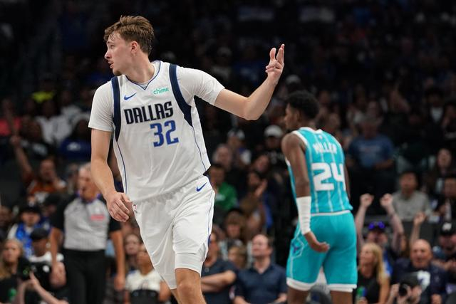 独行侠季前赛遭遇苦战，弗拉格闪耀半场贡献亮眼数据