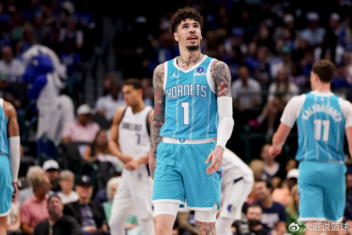 黄蜂120-116险胜独行侠，三球火力全开扭转战局