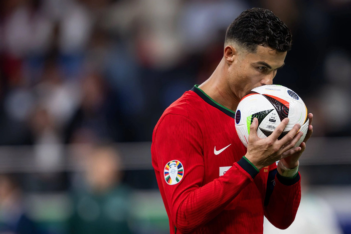 葡萄牙主帅布阵漏洞百出，点球仅是表象