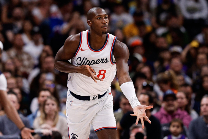 快船邓恩喊话新赛季：要当防守铁闸兼榜样