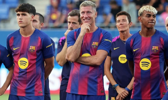 巴萨告别莱万多夫斯基，转会窗口即将开启大戏