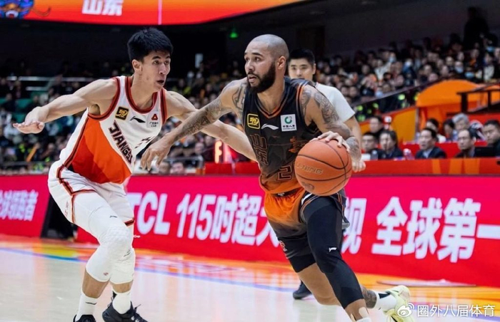 吉林男篮休赛期大翻盘，摩尔加盟，四外援阵容成季后赛关键