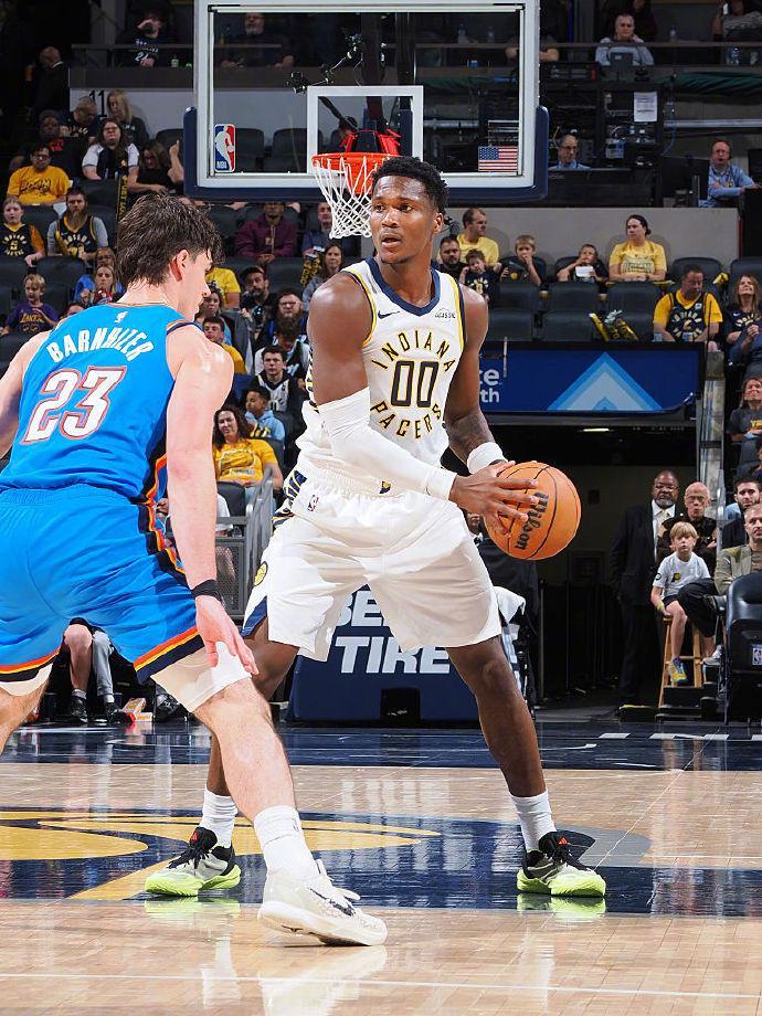 雷霆与步行者季前赛碰面，步行者主力阵容更胜一筹