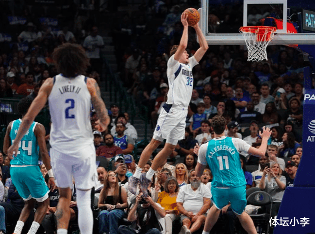 独行侠主场惜败黄蜂 新秀弗拉格表现亮眼却难阻球队失利