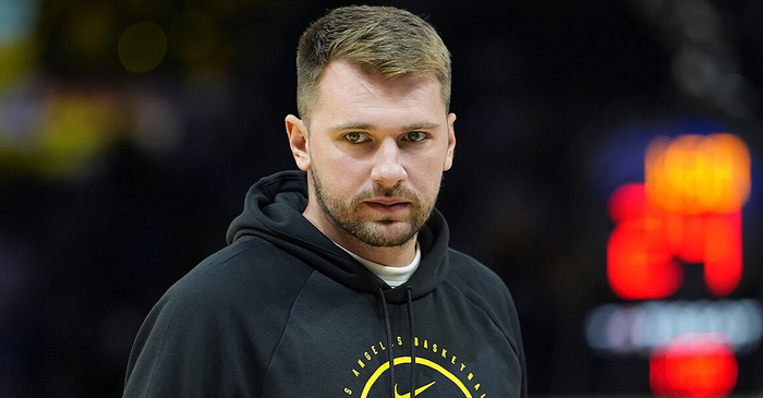 詹姆斯因伤缺阵，东契奇谈湖人责任：打球就是打球