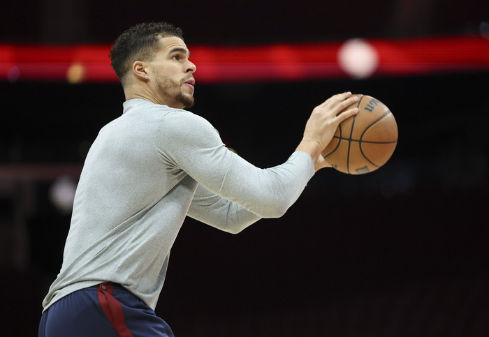 小迈克尔-波特半场爆发篮网紧追太阳