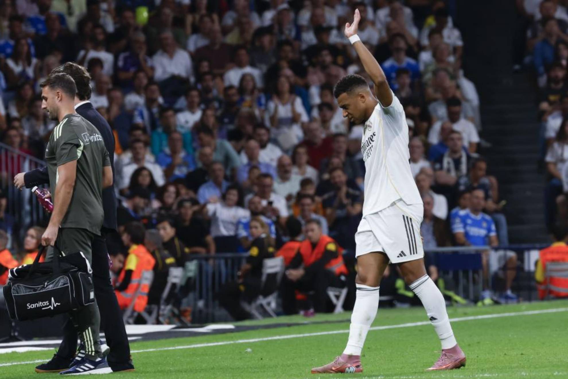 姆巴佩坦言当年拒绝皇马选择巴黎，新生活与梅西共事感悟