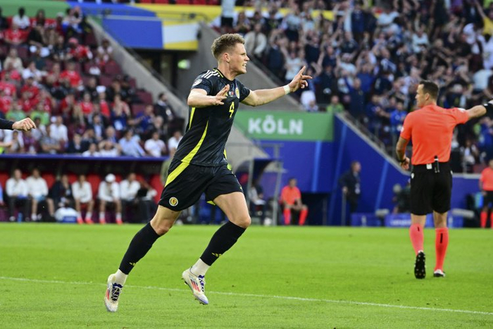 麦克托米奈带领苏格兰迈向世界杯晋级路