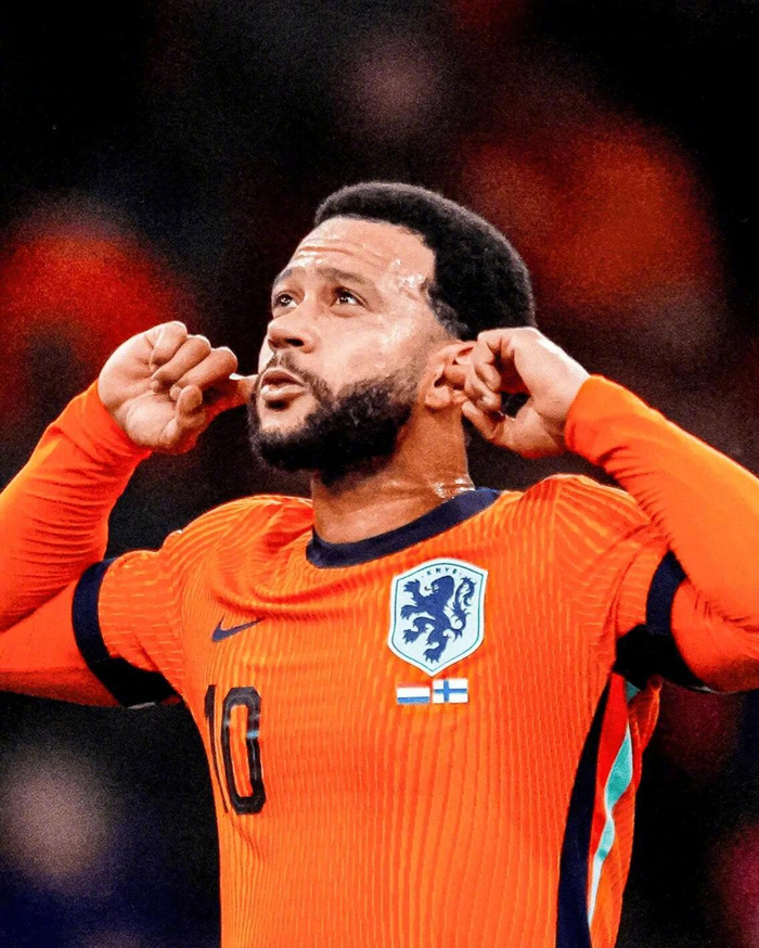 孟菲斯-德佩疯狂刷记录，荷兰4比0横扫芬兰