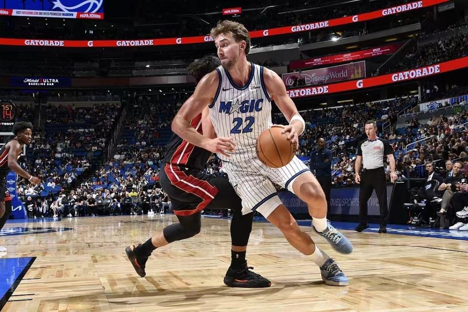 魔术季前赛三连胜,热火四战全败尴尬收场