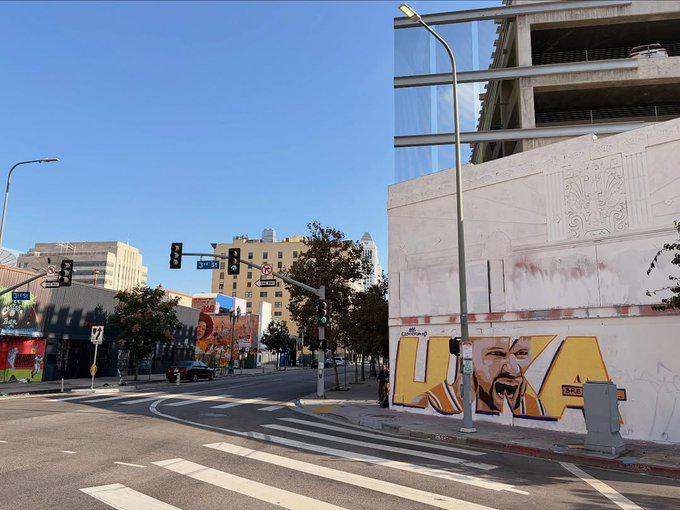 洛杉矶街头再现东契奇壁画 背景故事耐人寻味