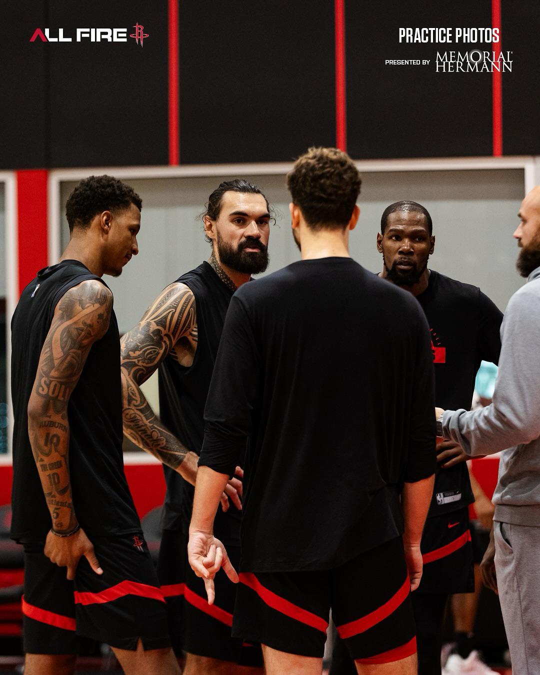 杜兰特加盟火箭引发震动，37岁仍是赛场顶流