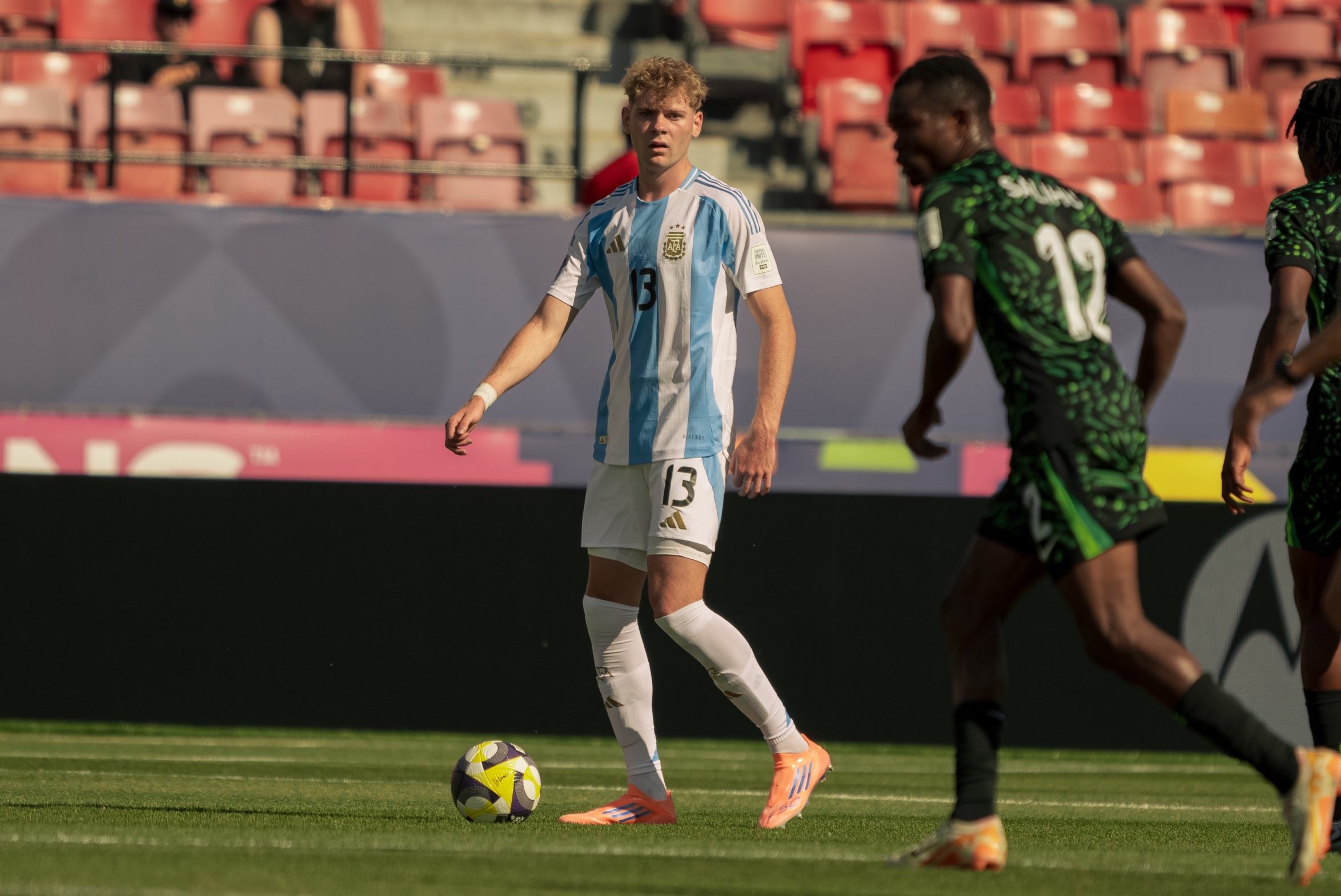 阿根廷U20关键后卫伤退，世界杯征程蒙阴影