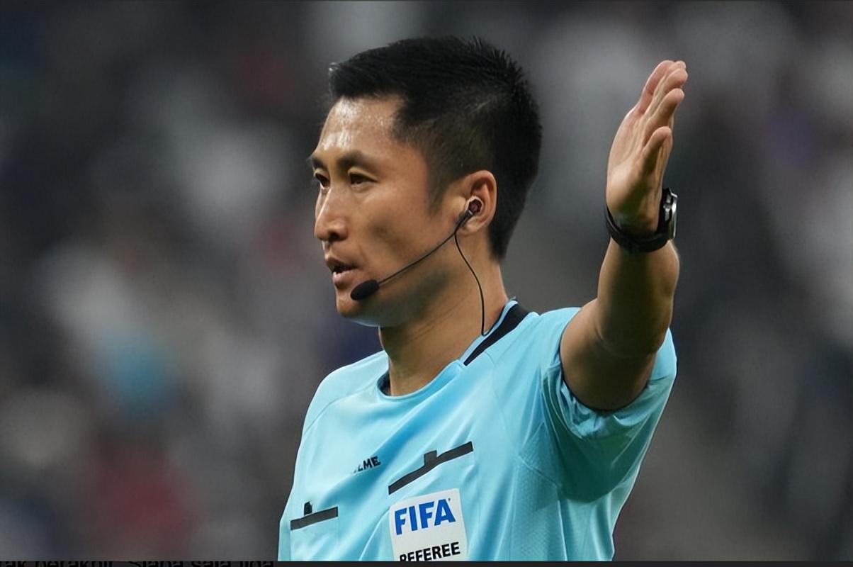 印尼队VS马宁：猛烈怼裁判后又急刹车，这波操作太酸了