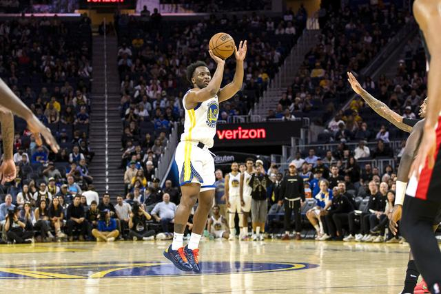 库里缺阵，勇士替补克赖尔10分钟轰11分难救主，湖人126比116拿下