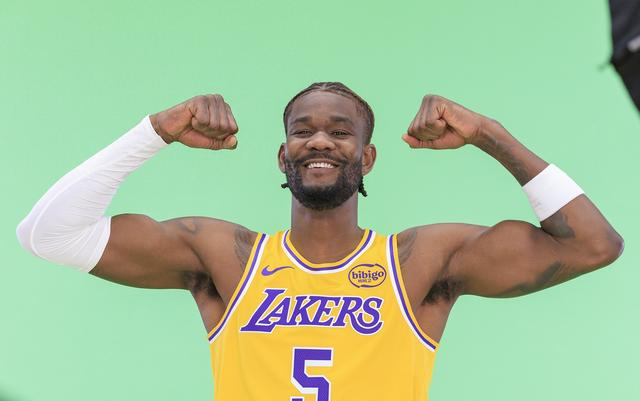 湖人126比116击退勇士，艾顿26分钟砍14分8篮板宣布防守主宰！