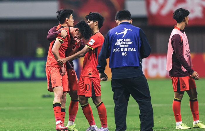 国足冷板凳，U22逆转3比1，09国少雨战翻车0比1输印度