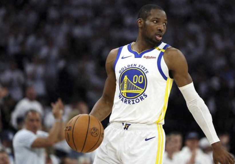 库明加季前赛8中5拿13分，但5失误0篮板暴露大问题，1.2亿大合同悬了