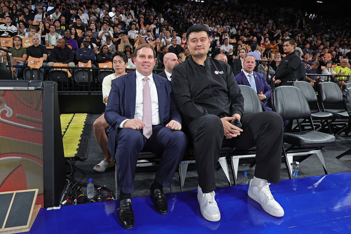 杜蒙特确认独行侠火箭明年澳门相遇,NBA中国赛再变赌城秀场?