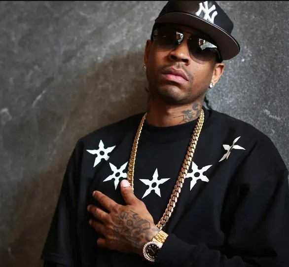 艾弗森回忆21岁赴夜店被逼穿西装，NBA着装规矩引发穿搭革命