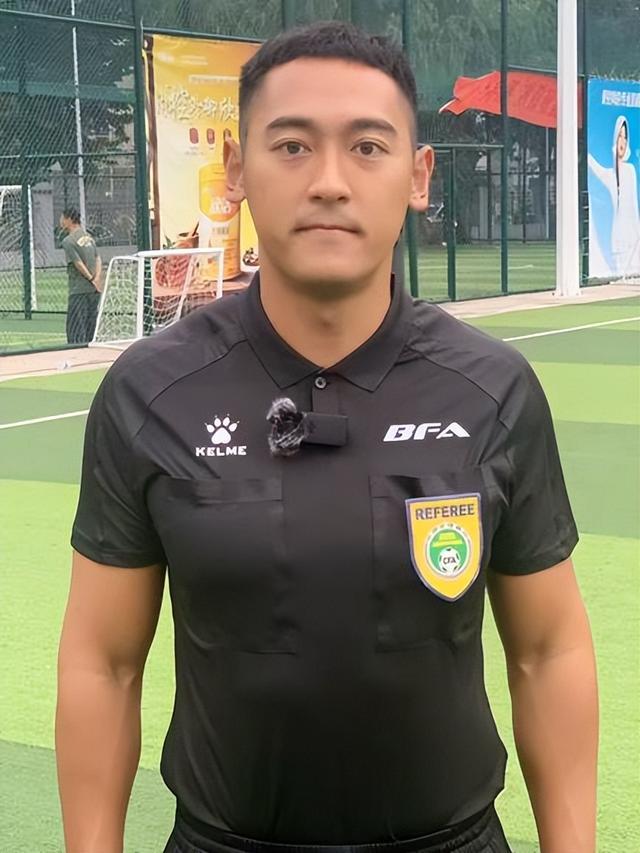 14年守护互联网人“世界杯”，职业裁判郭翔如何撑起业余足球的尊严？